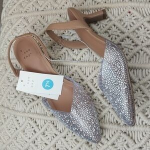 SIZE 7 1/2 NWT rhinestone&pearls detail heel